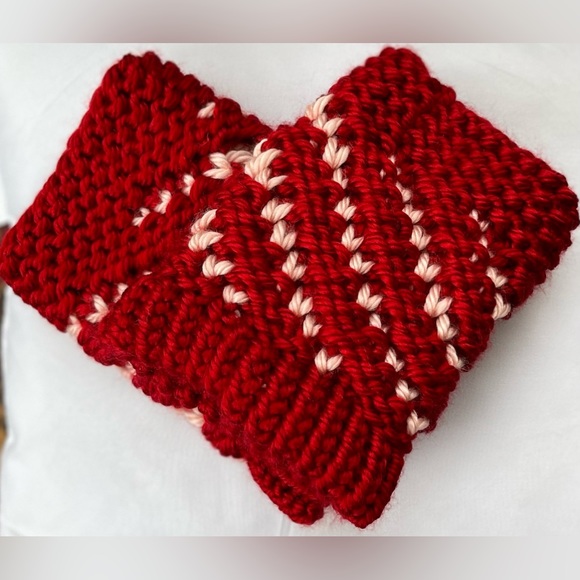 Hand Crafted Knit Spiral Heart Fingerless Gloves Valentine’s Gift Typing Gloves - Picture 7 of 7